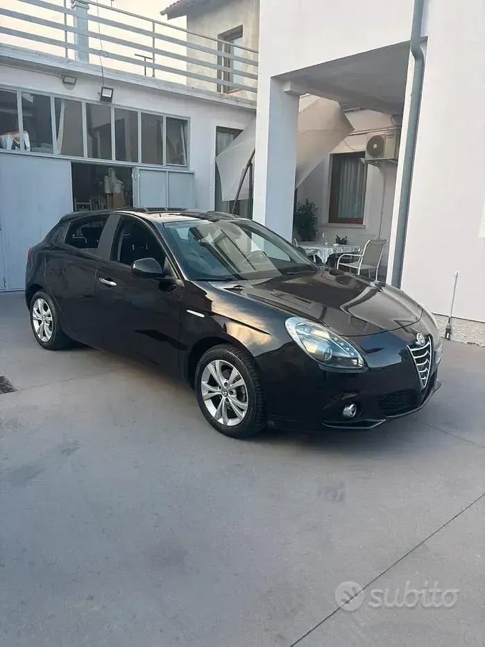 Usata Alfa Romeo Giulietta 109 CV (80 kW) 2014 Nero Utilitaria
