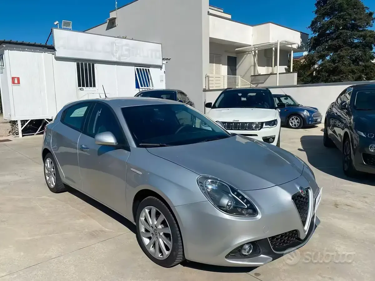 Usata Alfa Romeo Giulietta Business 120 CV (88 kW) 2020 Grigio Utilitaria