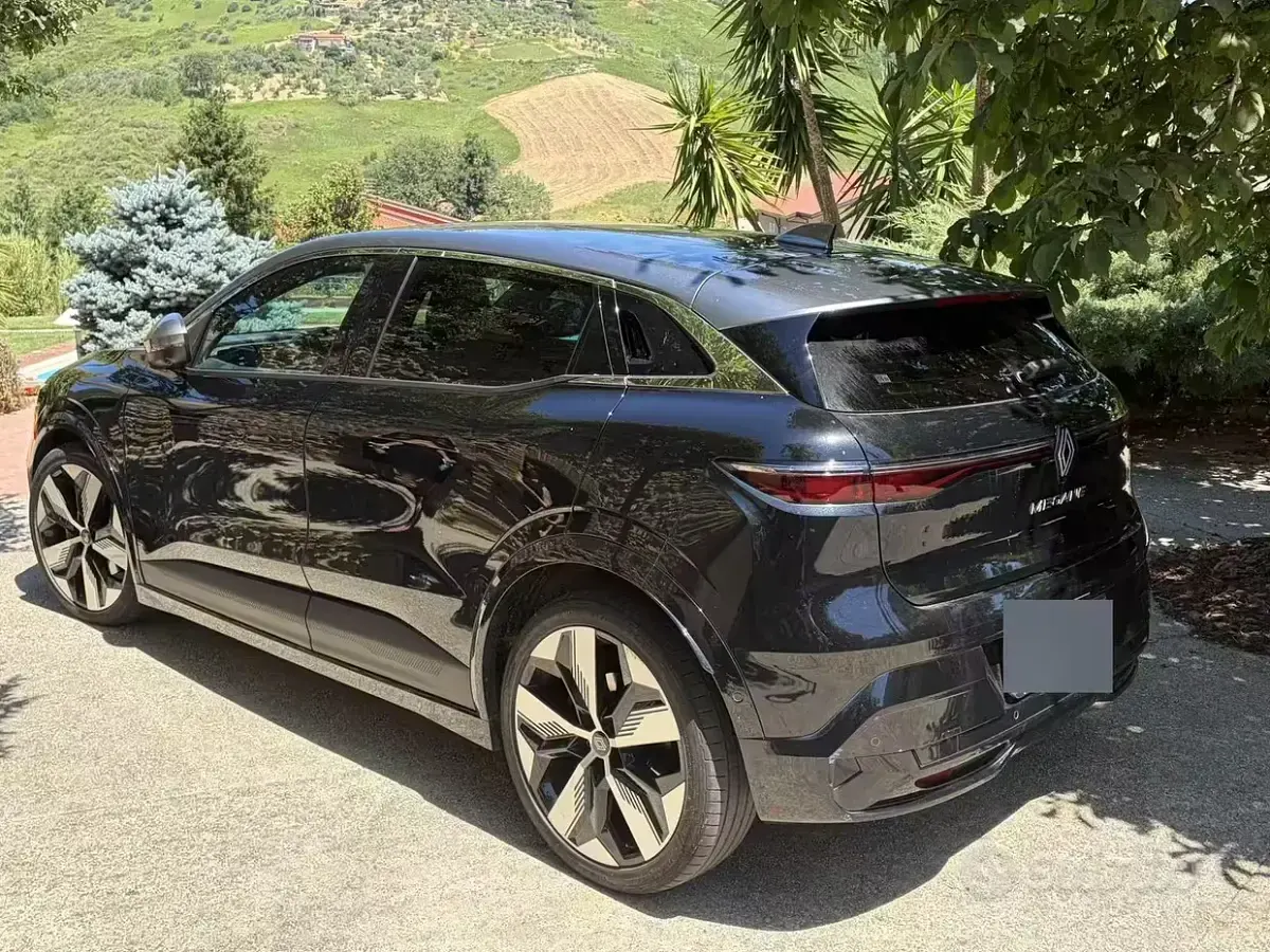 Usata Renault Megane E-Tech 55 kW (75 CV) 2022 Nero Berlina