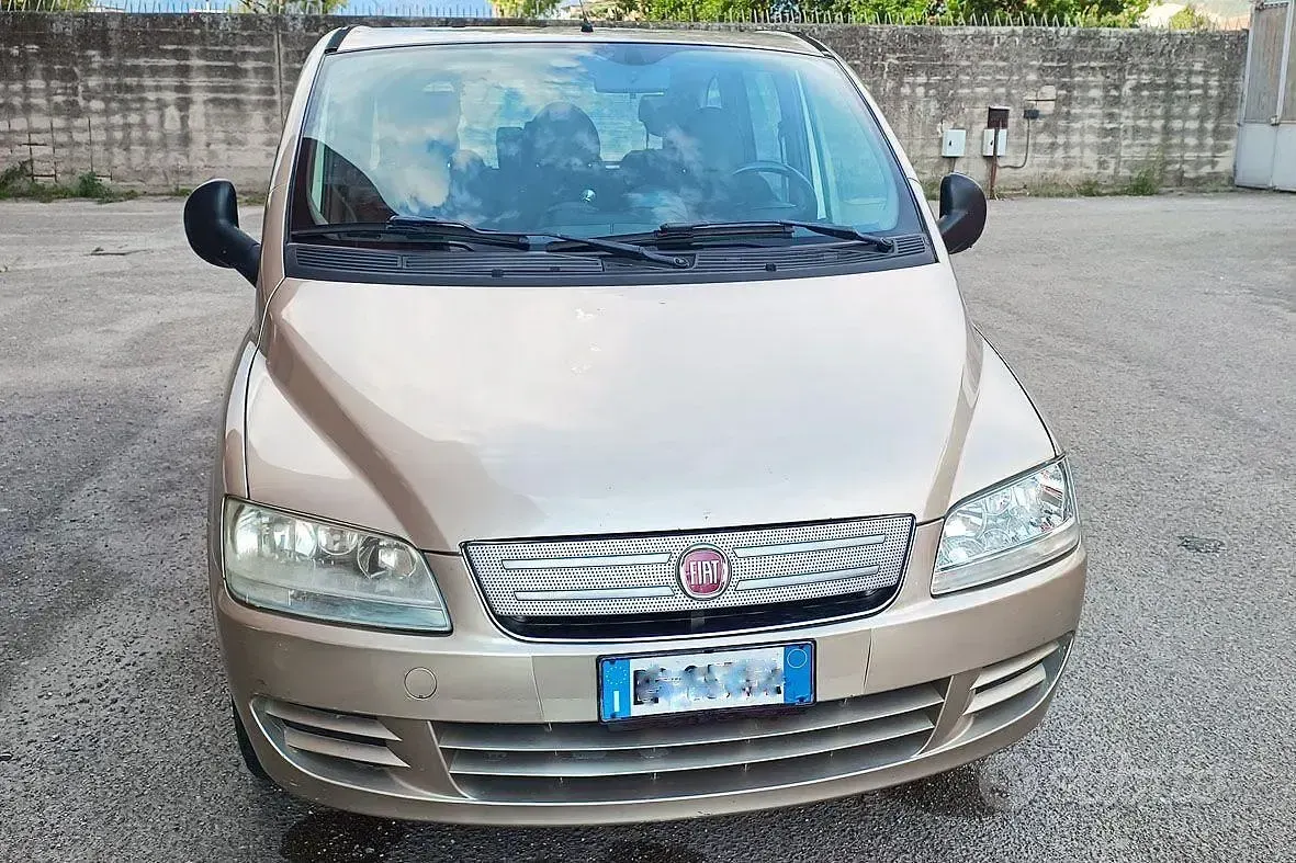 Usata Fiat Multipla 103 CV (75 kW) 2008 Giallo Monovolume