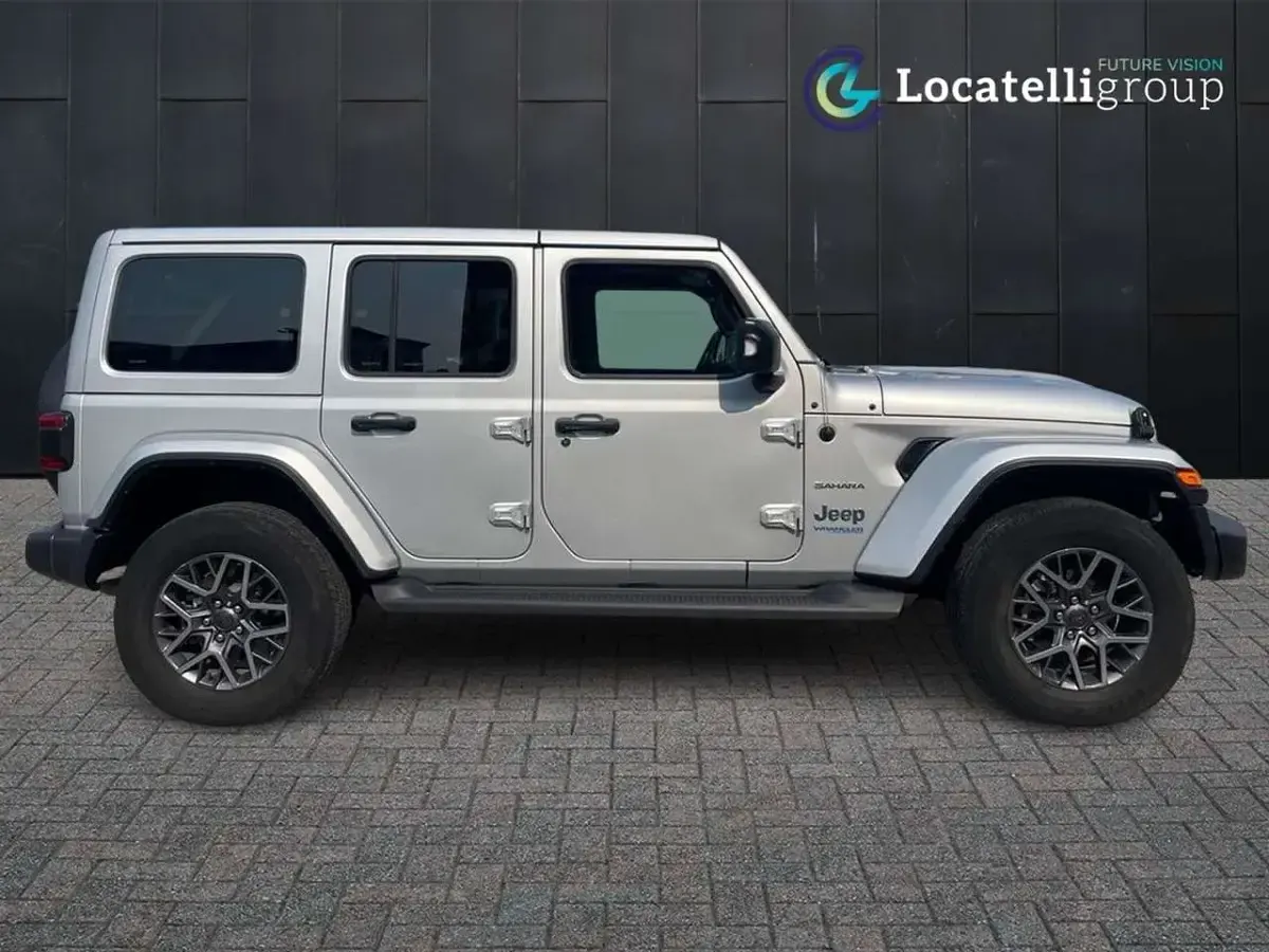 Usata Jeep Wrangler Unlimited Sahara 272 CV (200 kW) 2022 Argento SUV
