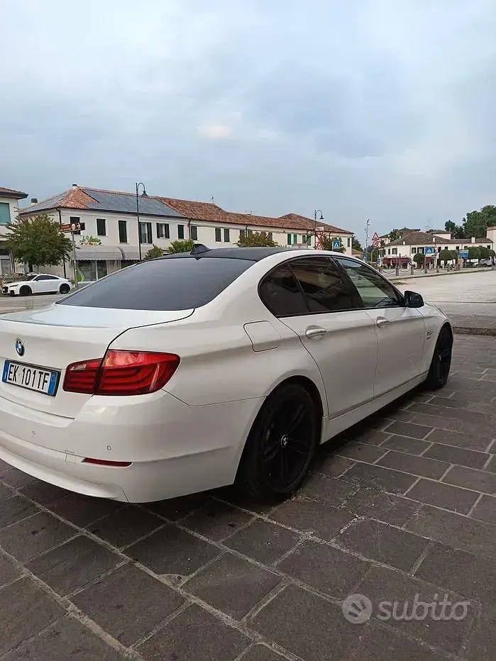 Usata BMW 525 218 CV (160 kW) 2011 Bianco Berlina