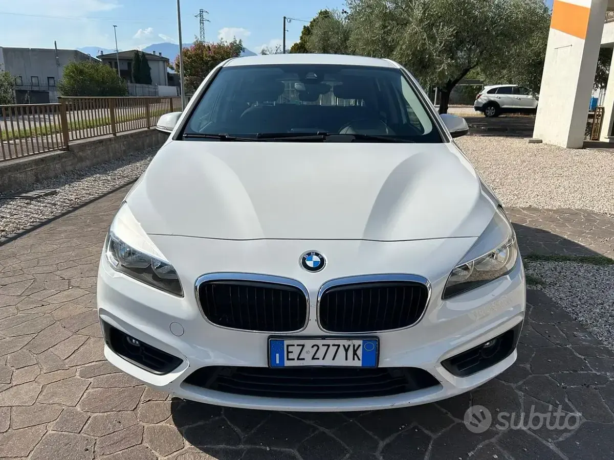 Usata BMW 218 Active Tourer Sport Line 150 CV (110 kW) 2015 Bianco Monovolume