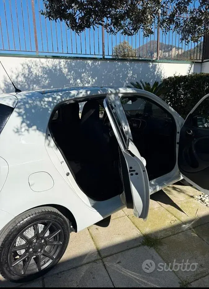 Usata Smart ForFour Brabus 90 CV (66 kW) 2017 Utilitaria