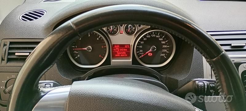 Usata Ford Kuga 136 CV (100 kW) 2008 Grigio SUV