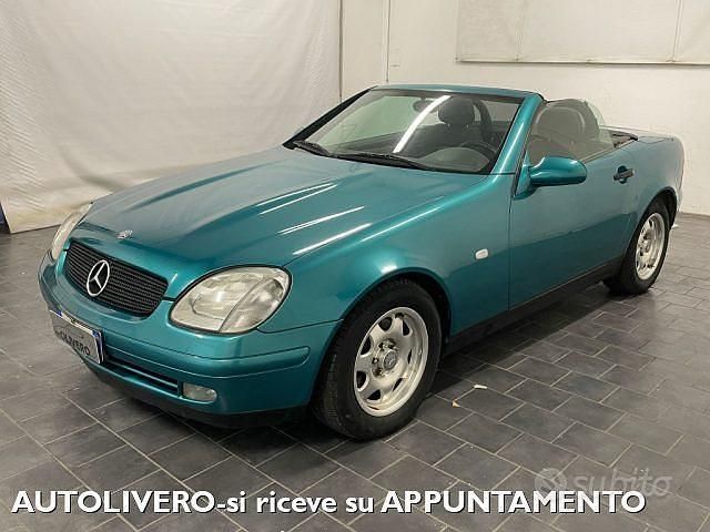 Usata Mercedes SLK200 136 CV (100 kW) 1999 Verde Cabrio