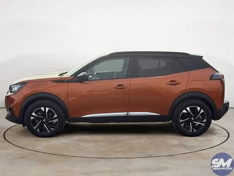 Usata Peugeot e-2008 GT 99 kW (135 CV) 2022 Marrone SUV