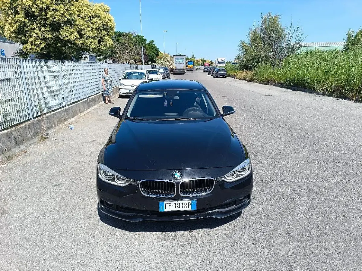 Usata BMW 318 150 CV (110 kW) 2016 Nero Station wagon