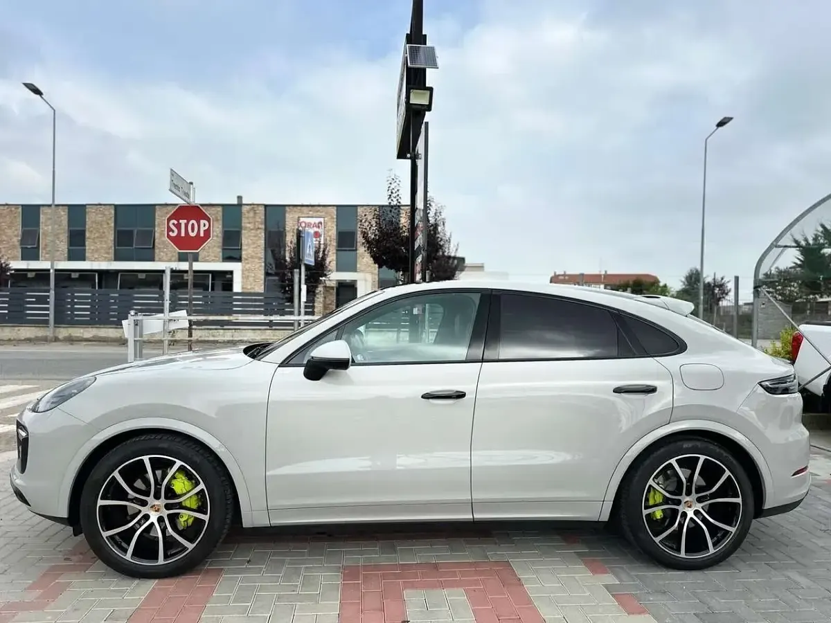 Usata Porsche Cayenne Platinum Edition 340 CV (250 kW) 2022 Grigio SUV