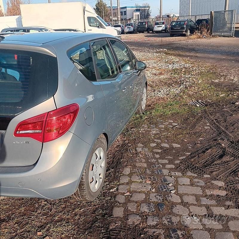 Usata Opel Meriva 101 CV (74 kW) 2014 Grigio Monovolume