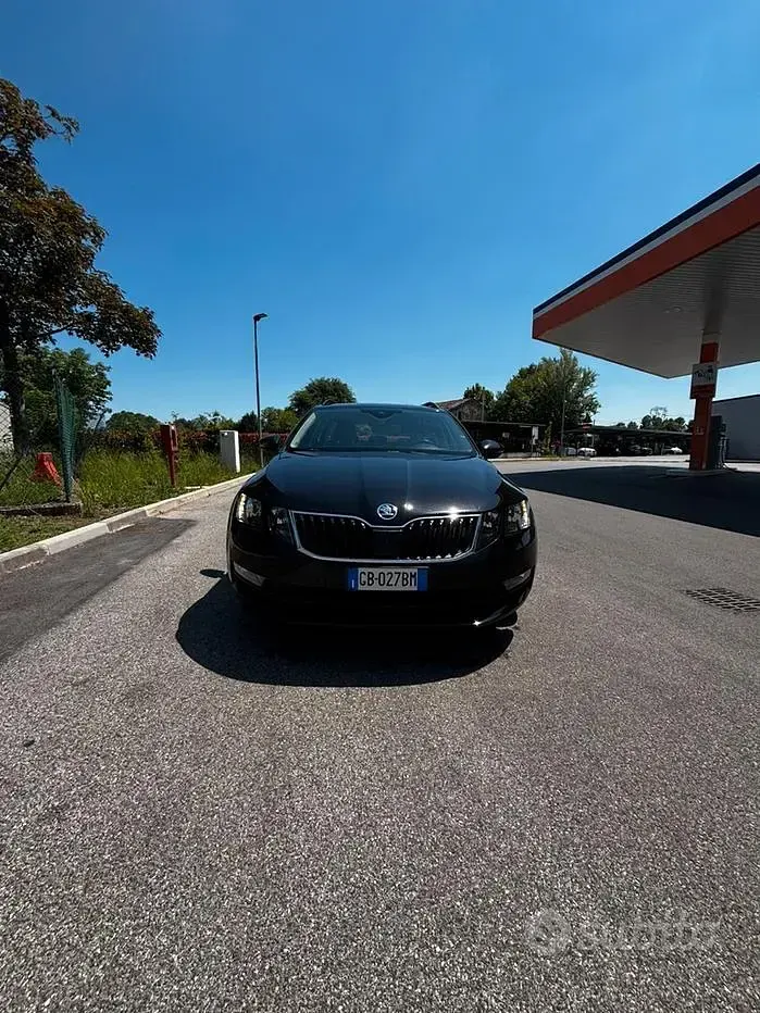 Usata Skoda Octavia 131 CV (96 kW) 2020 Nero Station wagon