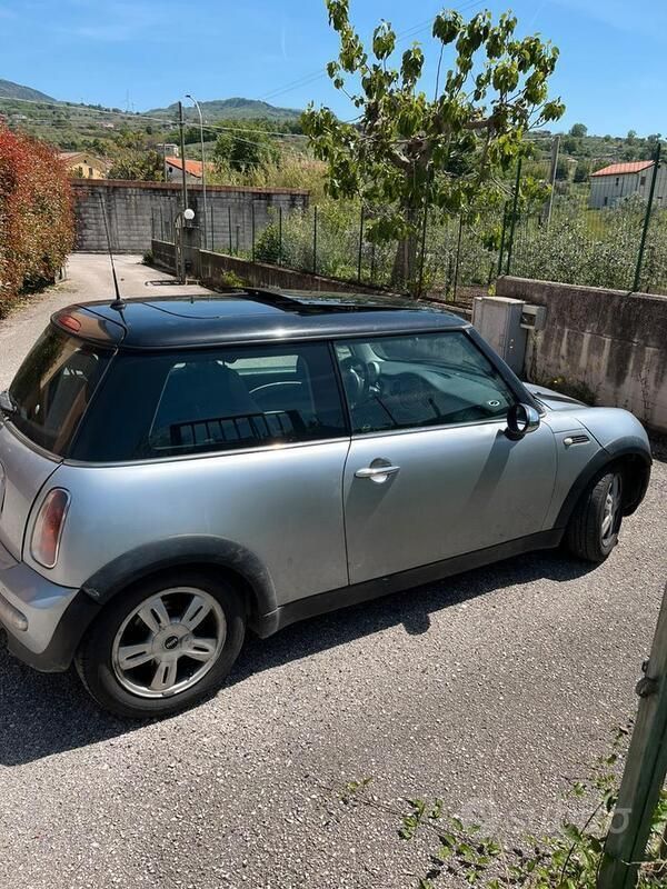 Usado Mini Cooper 116 HP (85 kW) 2002 Cinzento Citadino