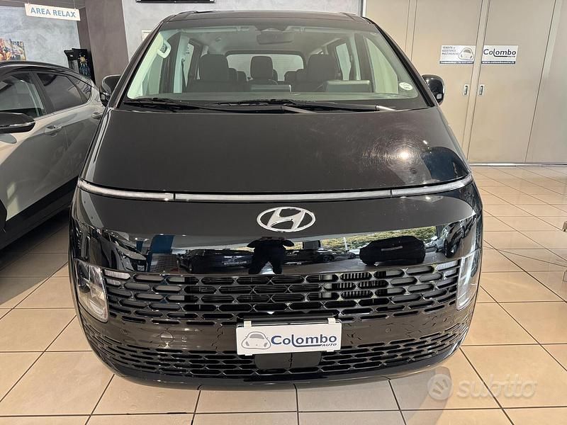 Usata Hyundai Staria 177 CV (130 kW) 2023 Nero Monovolume