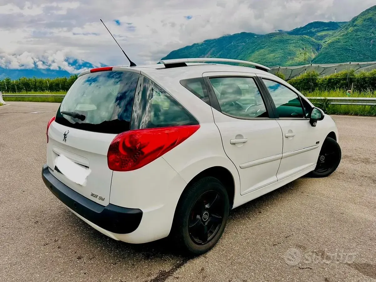 Usata Peugeot 207 95 CV (69 kW) 2012 Bianco Station wagon