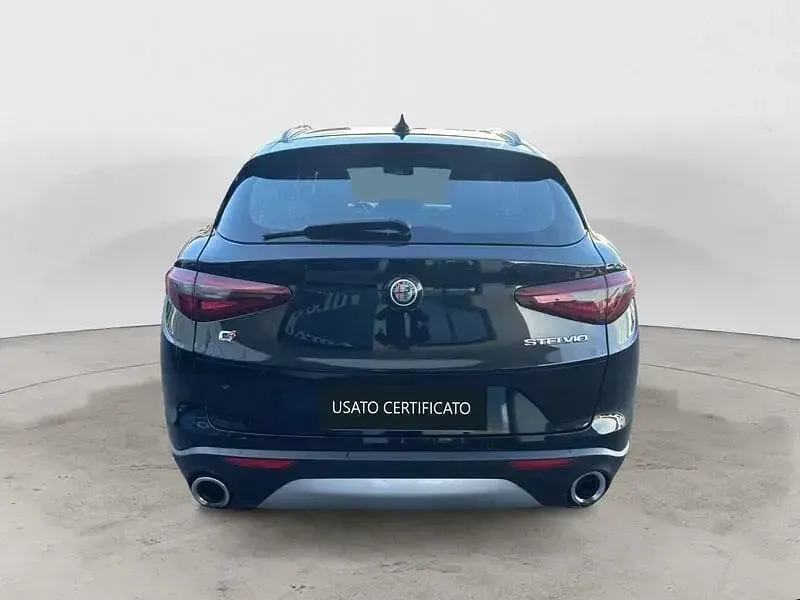 Usata Alfa Romeo Stelvio Business 190 CV (139 kW) 2020 Nero SUV