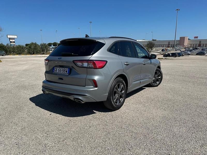 Usata Ford Kuga ST-Line X 120 CV (88 kW) 2022 Argento SUV