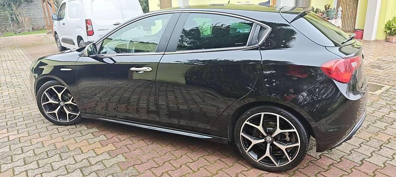 Usata Alfa Romeo Giulietta 120 CV (88 kW) 2019 Utilitaria