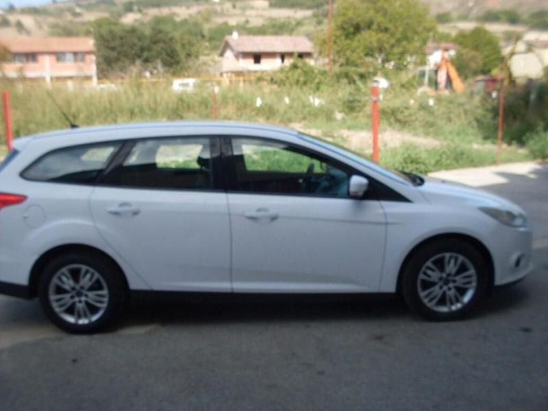Usata Ford Focus 115 CV (84 kW) 2011 Bianco Station wagon
