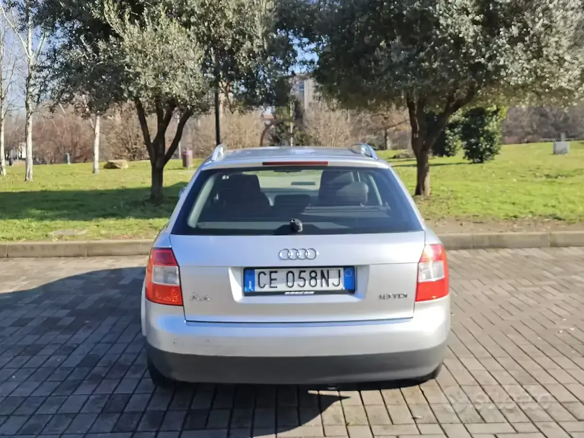 Usata Audi A4 130 CV (95 kW) 2003 Grigio Station wagon