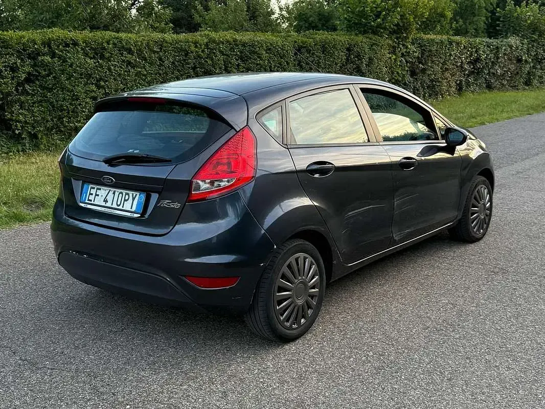 Usata Ford Fiesta 95 CV (69 kW) 2011 Berlina