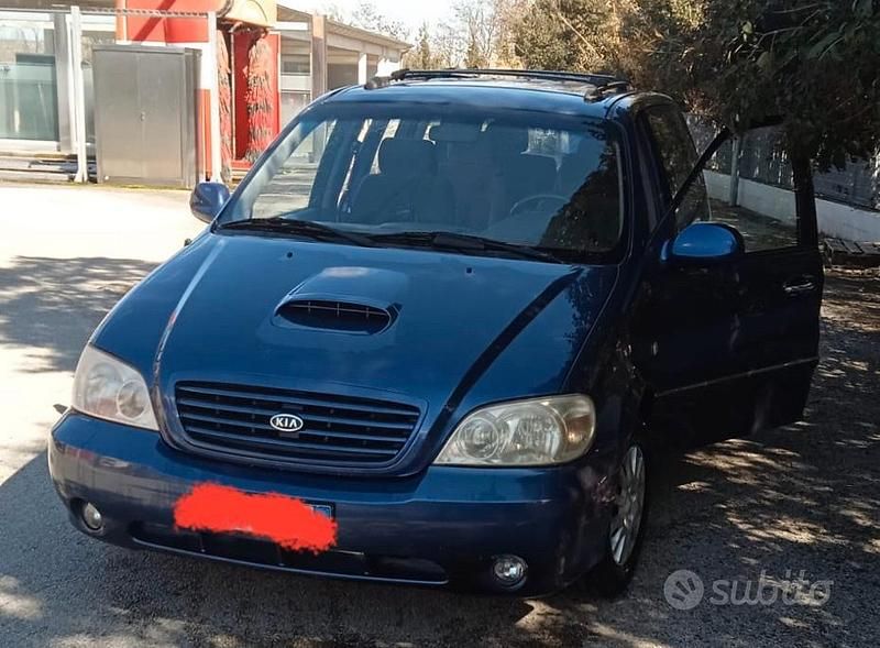 Usata Kia Carnival 145 CV (106 kW) 2002 Blu Monovolume