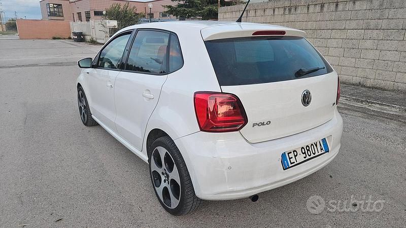 Usata VW Polo R-line 90 CV (66 kW) 2013 Bianco Utilitaria