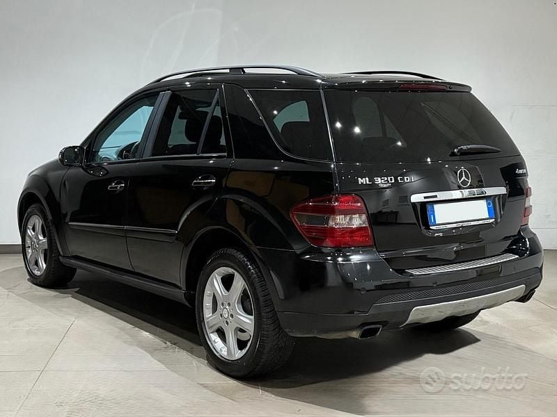 Usata Mercedes ML320 224 CV (164 kW) 2008 Nero SUV
