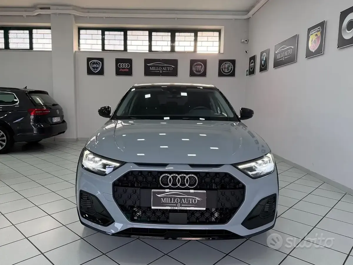 Usata Audi A1 116 CV (85 kW) 2025 Grigio SUV