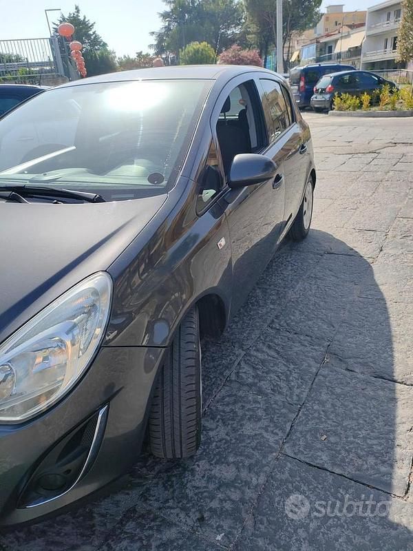 Usata Opel Corsa 86 CV (63 kW) 2011 Grigio Berlina