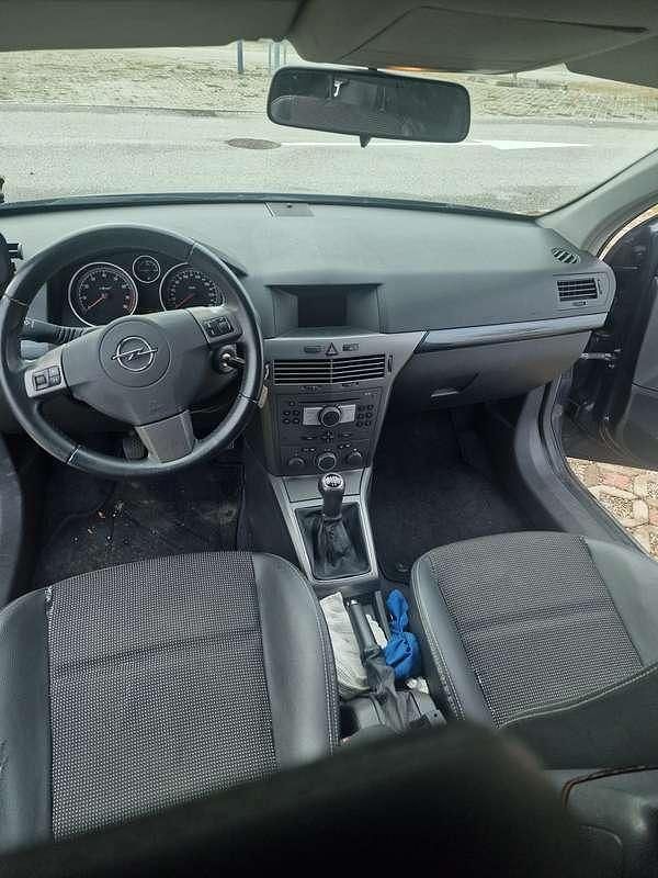 Usata Opel Astra Cosmo 105 CV (77 kW) 2006 Blu/azzurro Station wagon