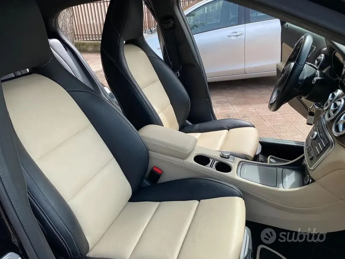 Usado Mercedes CLA220 177 CV (130 kW) 2015 Negro Berlina