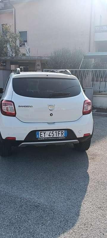 Usata 2015 Dacia Sandero Stepway Due volumi | 7000 € (Buon prezzo) - Immagine 1/4