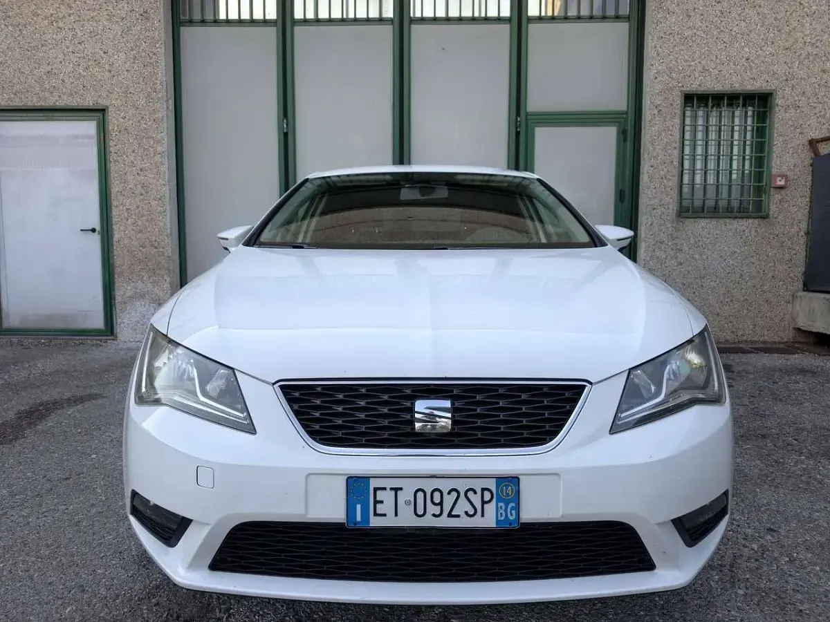 Usata Seat Leon 105 CV (77 kW) 2014 Bianco Berlina