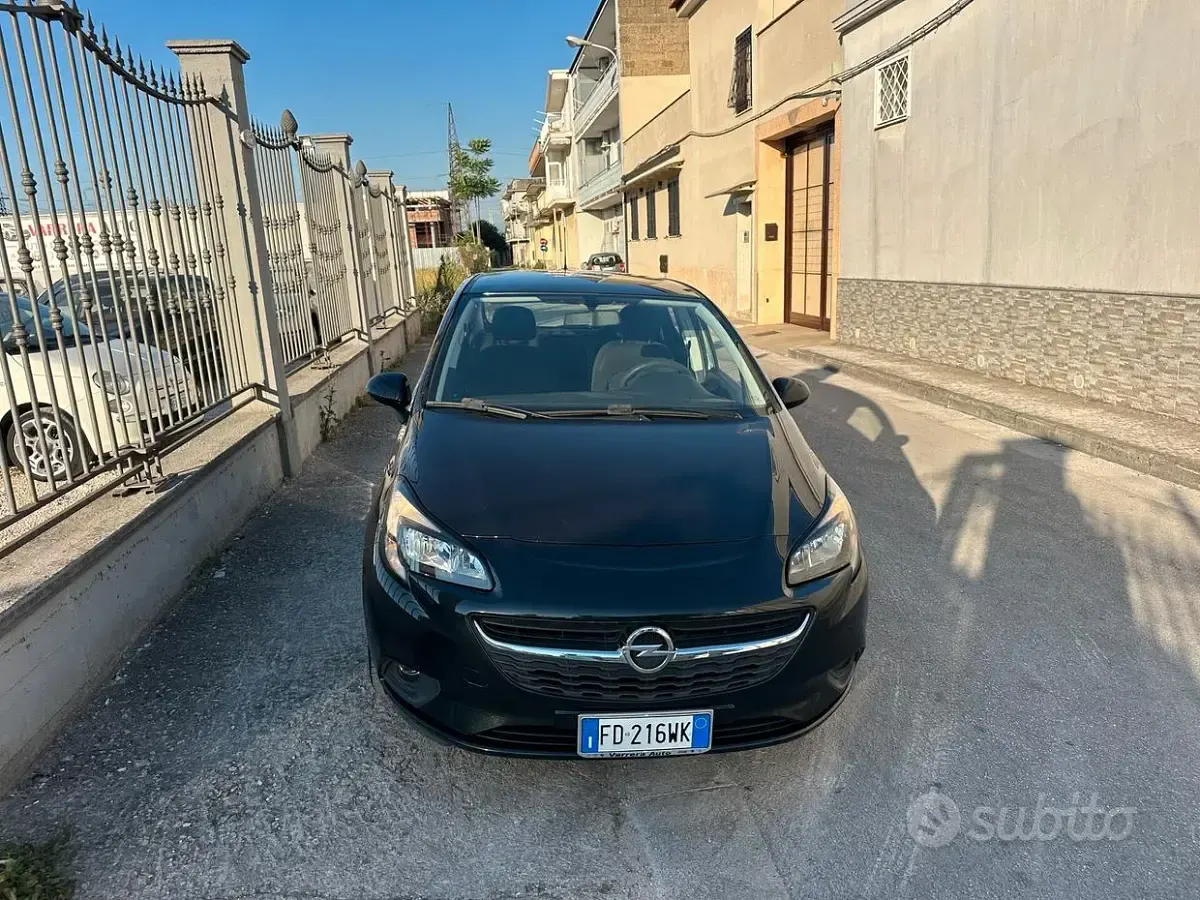 Usata Opel Corsa Innovation 69 CV (50 kW) 2016 Nero Utilitaria