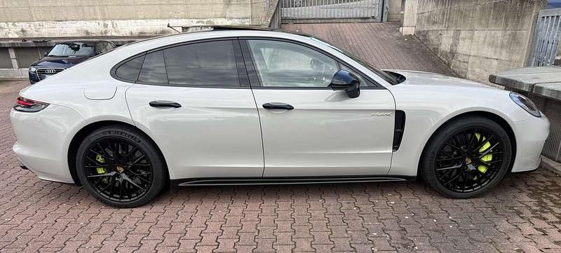 Usata Porsche Panamera Turbo S 680 CV (500 kW) 2017 Grigio gesso Berlina
