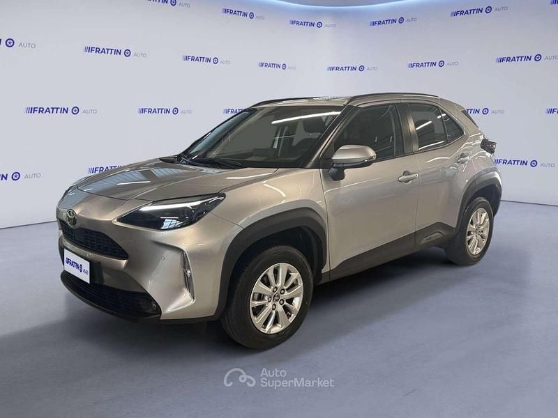 Argento Usata 2025 Toyota Yaris Cross Active SUV | 23.490 € (Ottimo prezzo) - Immagine 1/4