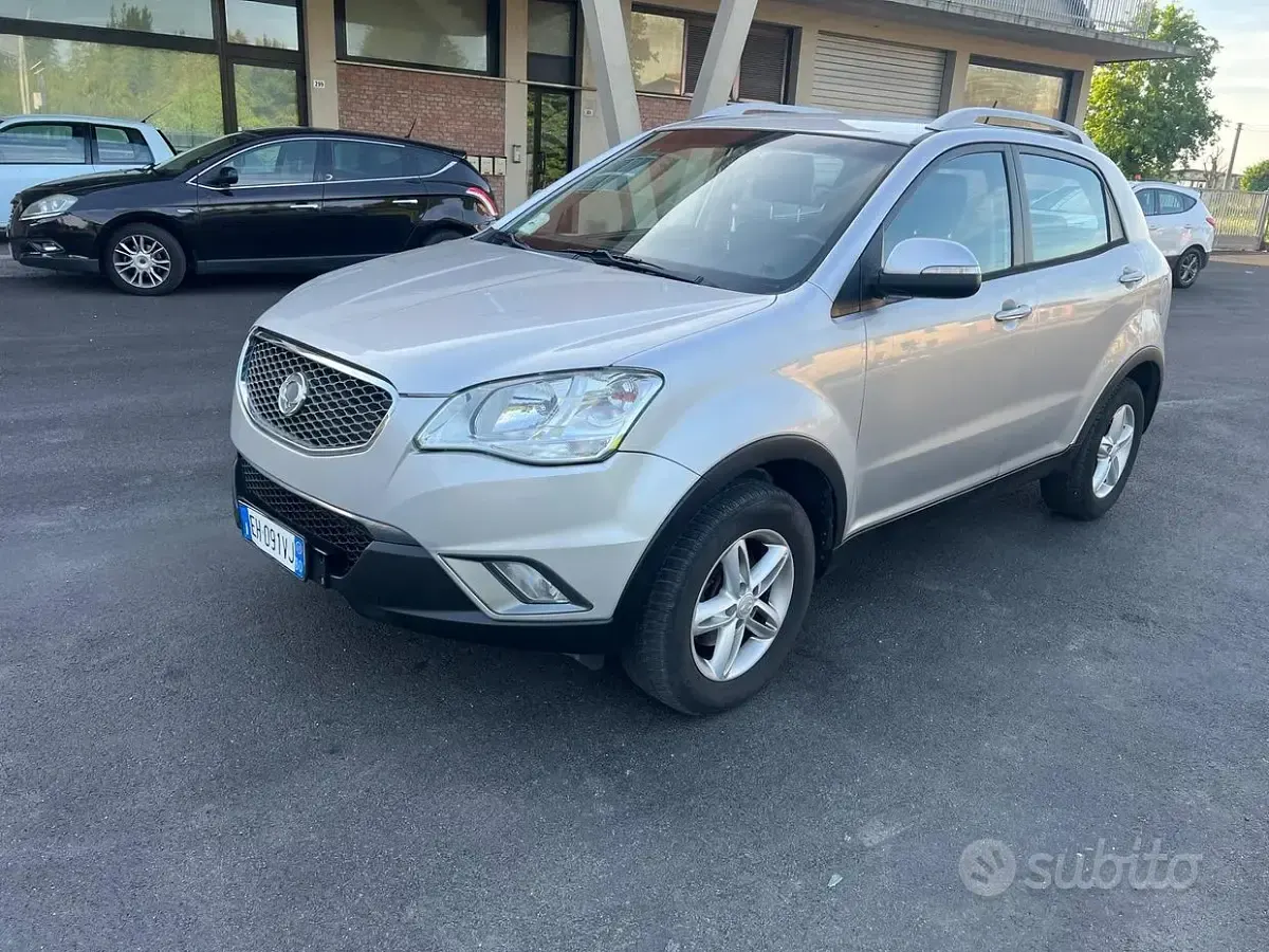 Usata SsangYong Korando 175 CV (128 kW) 2011 Grigio SUV