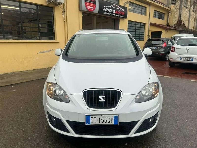 Usata Seat Altea XL Style 105 CV (77 kW) 2013 Bianco Monovolume