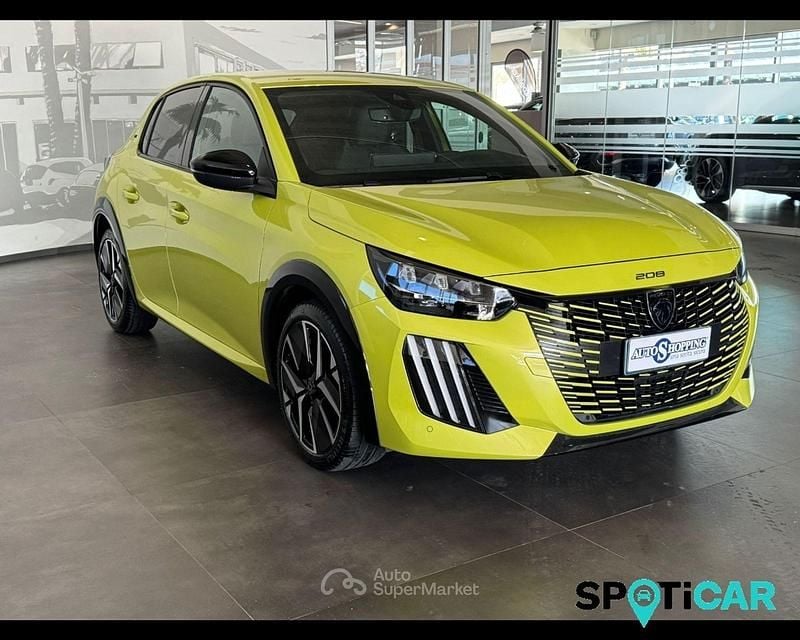 Usata Peugeot 208 GT 101 CV (74 kW) 2024 Verde Utilitaria