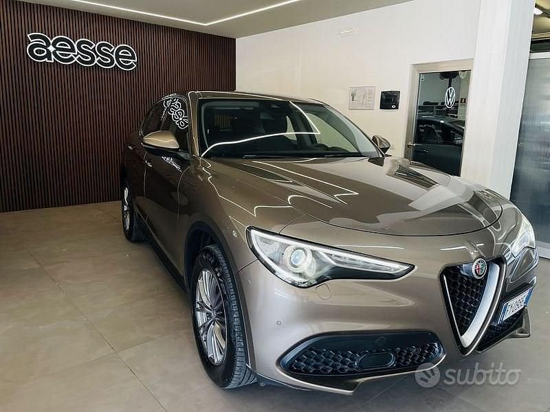 Usata Alfa Romeo Stelvio Executive 190 CV (139 kW) 2019 Marrone SUV