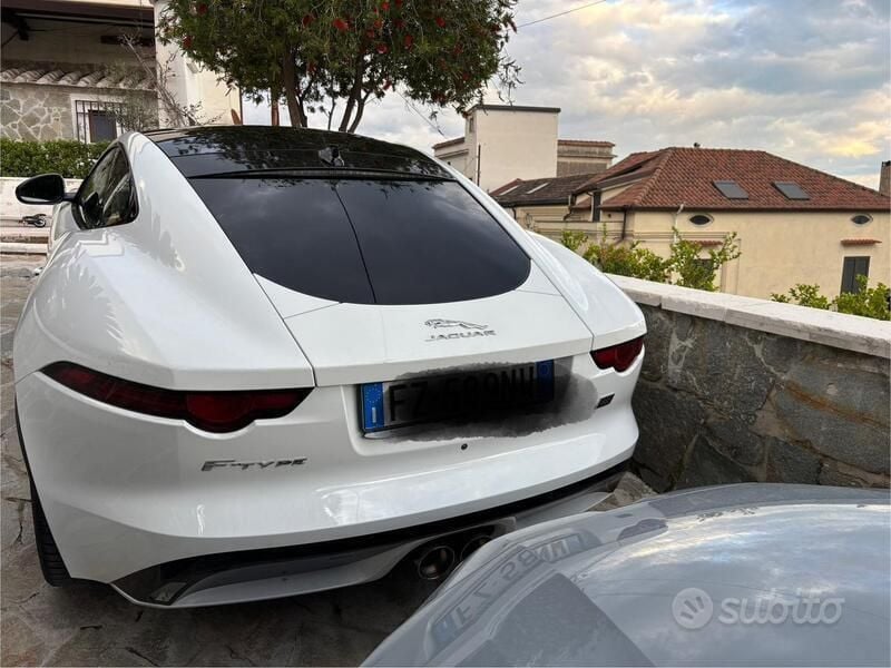 Usata 2019 Jaguar F-Type Chequered Flag Coupé | 49.500 € (Buon prezzo) - Immagine 1/4