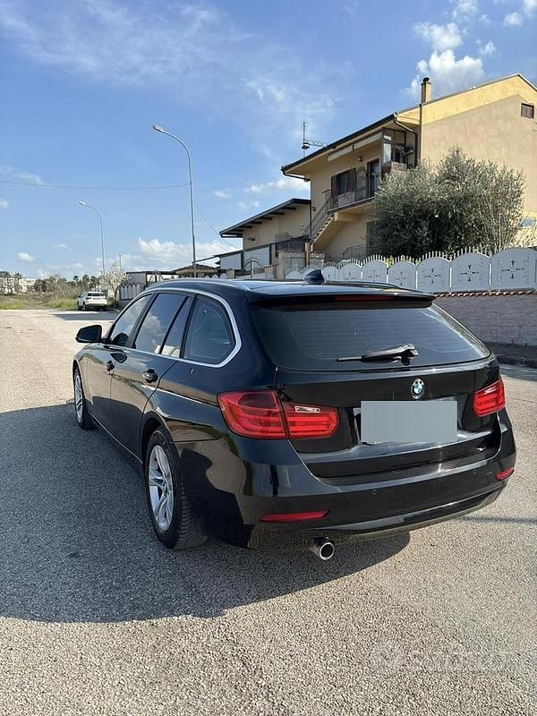 Usata BMW 318 Comfort Edition 143 CV (105 kW) 2015 Nero Station wagon