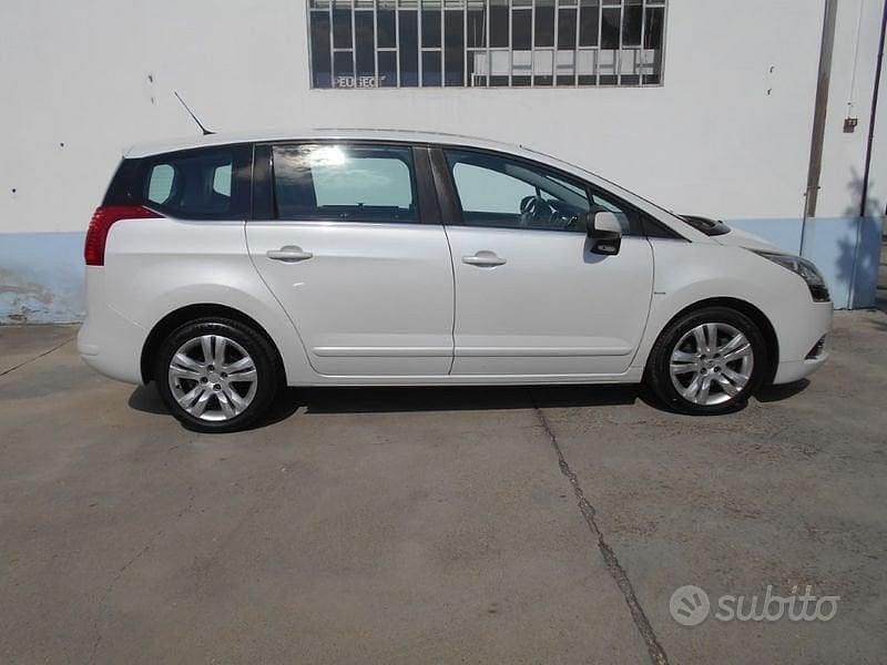 Usata Peugeot 5008 Active 163 CV (119 kW) 2012 Bianco Monovolume