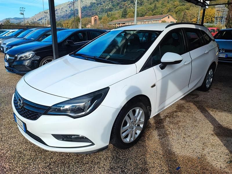 Bianco Usata 2016 Opel Astra Station wagon | 5700 € (Buon prezzo) - Immagine 1/4
