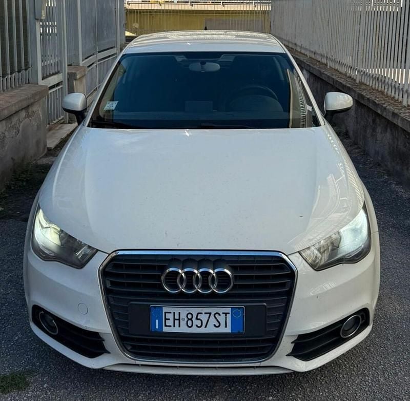 Bianco Usata 2011 Audi A1 Attraction Tre volumi | 5299 € (Super prezzo) - Immagine 1/4