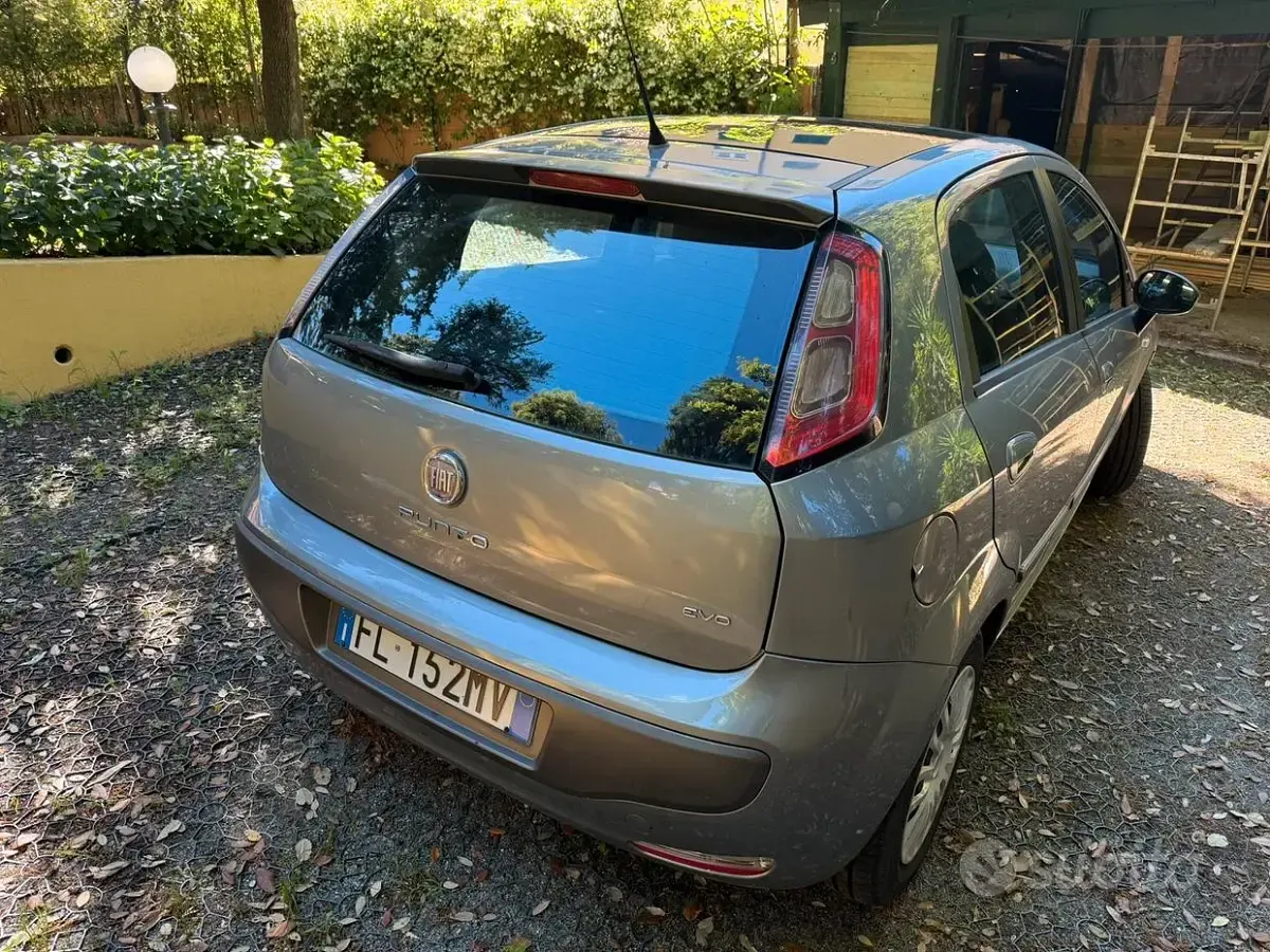 Occasion Fiat Punto 85 ch (62 kW) 2017 Gris Citadine