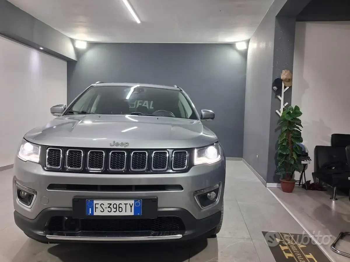 Usata Jeep Compass Limited 120 CV (88 kW) 2018 Grigio SUV