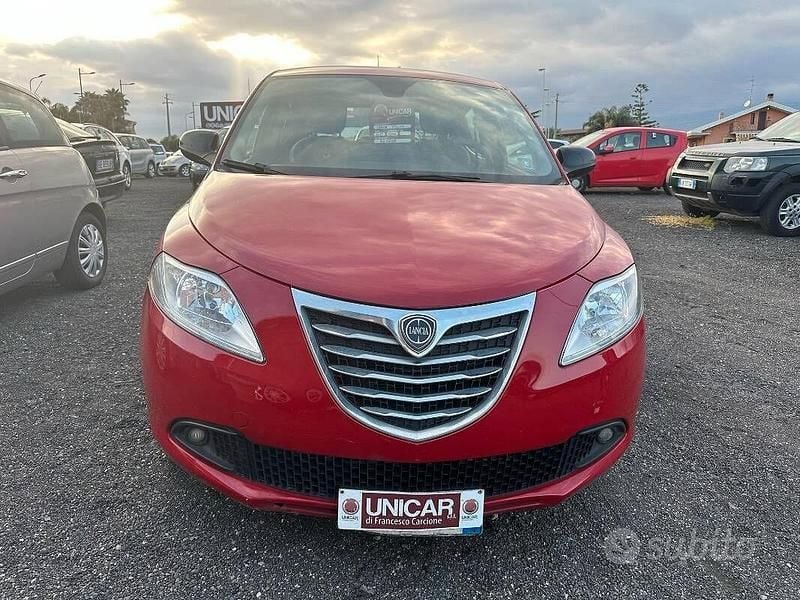 Usata Lancia Ypsilon Gold 69 CV (50 kW) 2015 Nessuno(met.) Utilitaria