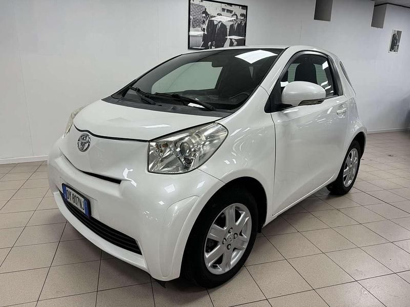 Usata Toyota iQ 68 CV (50 kW) 2009 Bianco Utilitaria