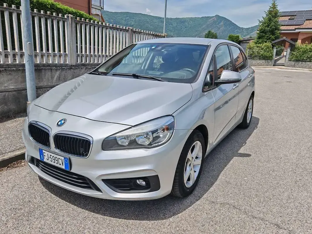 Usata BMW 216 Active Tourer Advantage 116 CV (85 kW) 2017 Argento Monovolume